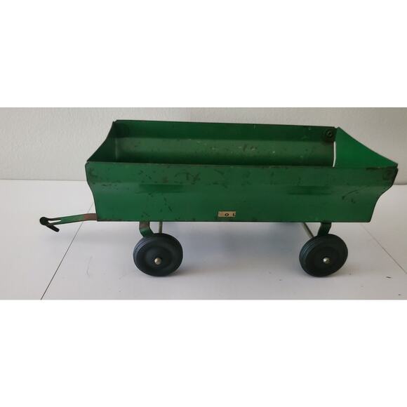 Ertl Green Oliver Flare Box Wagon 1/16 - Picture 1 of 4